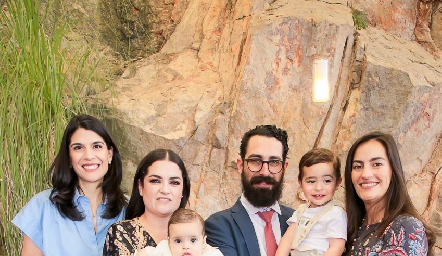  Adriana Torres, Isabel Torre, Juan Gómez, Sebastián Gómez, Gero Gómez y Magda Foyo.