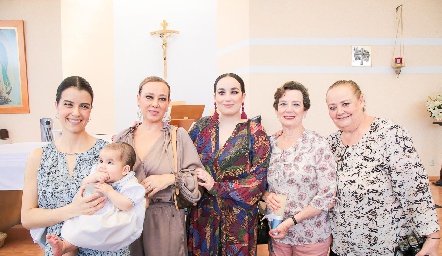  Teresa, Sofía, Maribel, Daniela, María Elena y María del Carmen.