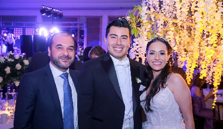  Eduardo Martínez, Juan Antonio Fernández y Laura Beatriz Mejía.