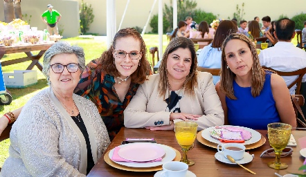  Elvira Oro, Victoria Córdova, Cecilia Nieto y Lucía Guerra.