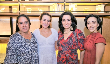  Laura Orozco, Andrea Rivera, Alejandra Alcalde y Alejandra de Luna.
