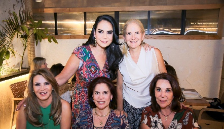  Bertha Barragán, Marily de Tobías, Susana Jonguitud, Iveth Coulón y Lourdes Alcalde.