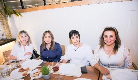  Lucía Penilla, Norma Rocha, Yolanda Pérez y Tita Aguillón.