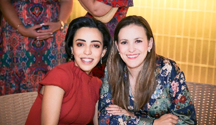  Alejandra Alcalde y Laura.