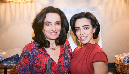 Alejandra Alcalde con su hija Alejandra de Luna.