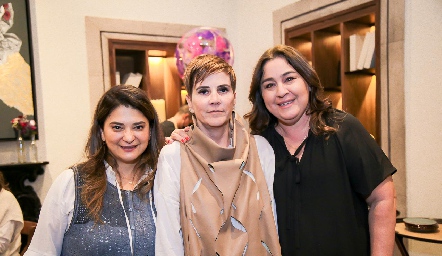  Chelito Padrón, Claudia Hinojosa y Deyanira Cázares.
