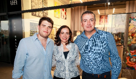  Ricardo de la Torre, Rebeca Sandoval y Roberto Pedroza.