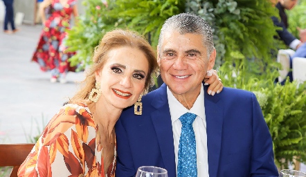  Beatriz Rangel de Martell y Mario Martell.
