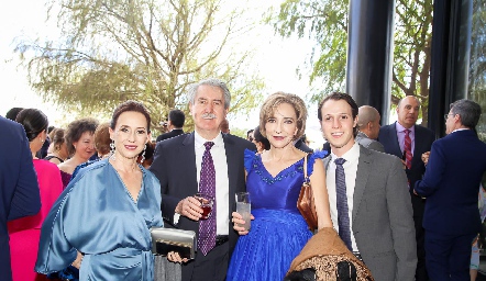 Carmelita Bravo, Mario Leal, Paty de la Rosa y Jorge Del Valle.