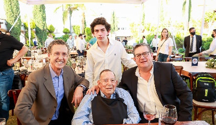  Jorge Valdano con Diego, Jacobo y Jacobo Payán.