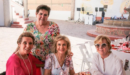  Licha Abella, Flor Hernández, Gloria Estrada y Annely Kaiser.