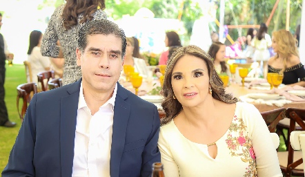  Santiago Siller y Gabriela Mercado.