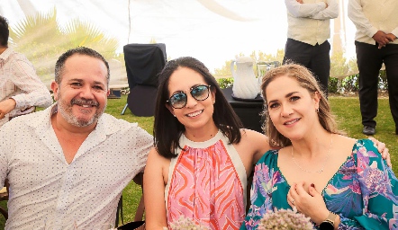 Gerardo, Paty Juárez y Ruth Pierdant.