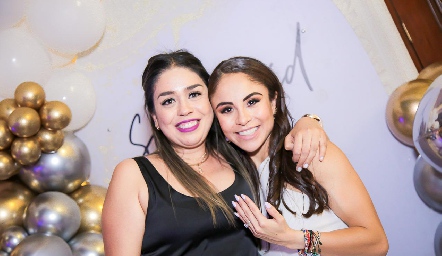  Mariana González y Paola Longoria.
