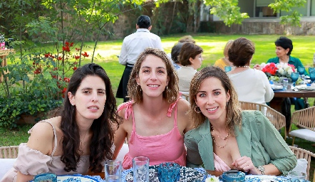  Jimena Güemes, Patricia Dávila y Michelle Mendoza.