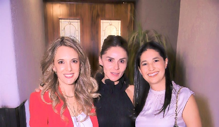  Priscila González, Clau Pérez y Martha Morales.