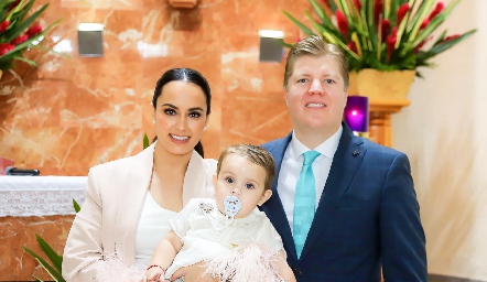  Cristina Rivero y Ernesto Zárate con sus hijos Martina y Ernesto.