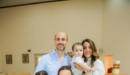 Familia Gutiérrez Rivero con Ernesto y Martina Zárate.
