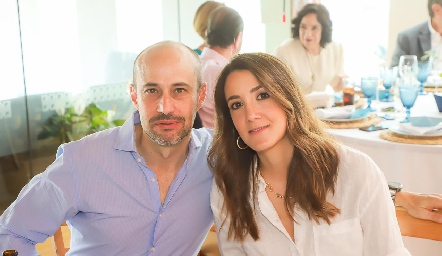  Alejandro Gutiérrez y Marcela Rivero.