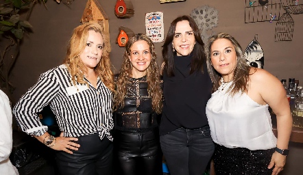  Yolanda Tapia, Aurora Irigoyen, Claudia Martínez y Michelle Zarur.