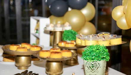  Mesa de postres.