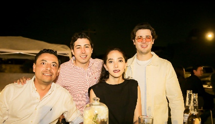  Pepas Guerrero, Roberto Michel, Moni Villanueva y Pablo Labastida.
