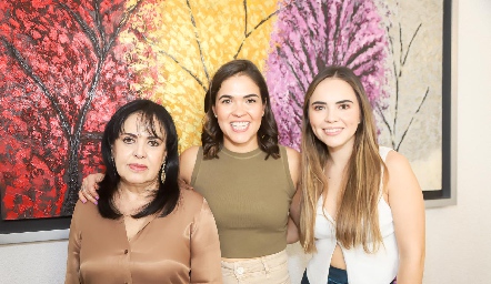  María Julia Marín, Juli Valle y María José Valle.