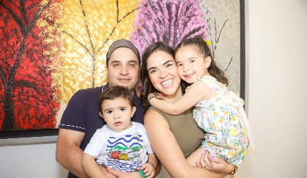 Mauricio Suárez, Mauricio Suárez, Juli Valle y Valentina Suárez.
