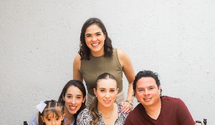  María Inés, Marijó Ascanio, Juli Valle, Patricia De Antuñano y Esteban Meade.