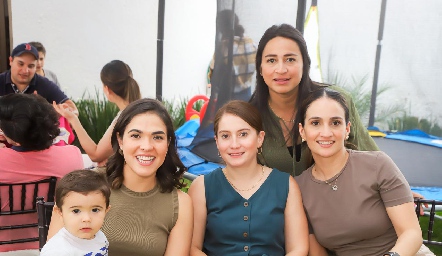  Mauricio Suárez, Juli Valle, Amaya, Paola Rodríguez y Mariana Salazar.
