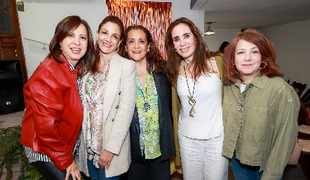  Mella Elizalde, Miriam Sandoval, Martha Elena Meade, Cristy Chevaile y Coni Valdés.