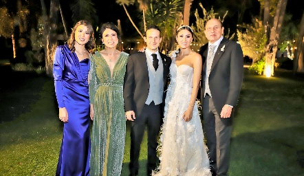  Carolina Medina, Carolina Aguilar, Mauricio Ramírez, Lili Medina y Ricardo Medina.