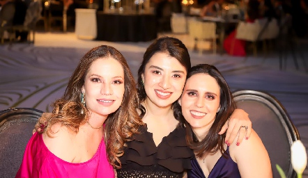  Bárbara Portales, Andrea Saucedo y Luciana Rodríguez.