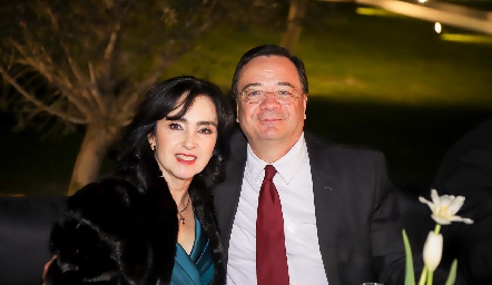  Claudia Vázquez y Luis Obregón.