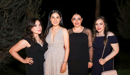  Graciela, Gabriela, Adriana y Giselle.