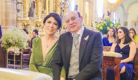 Carolina Aguilar y Ricardo Medina, papás de Lili.