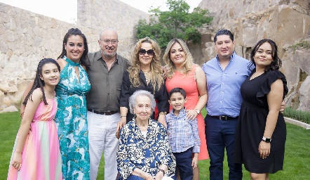  Lucía Carrillo y familia.