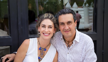  Ana Sofía Hinojosa y Alejandro Narro.