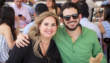  Los primos, Daniela Benavente y Mauricio Valdes.