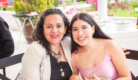  Esther y Fer Alfaro.