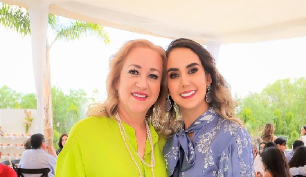  Lucy Alfaro con su hija Lu Borbolla.