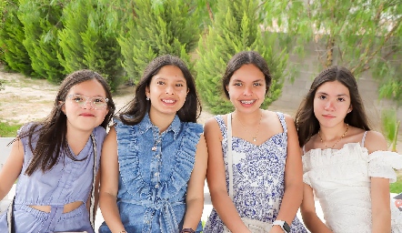  Ximena, Romina, Regina y Elisa.