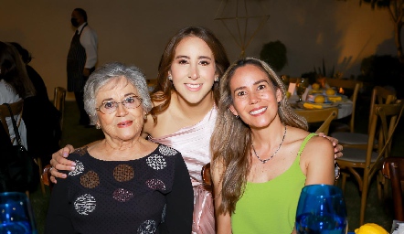  Flor Alicia Carretero, Diana Olvera y Ana Guel.