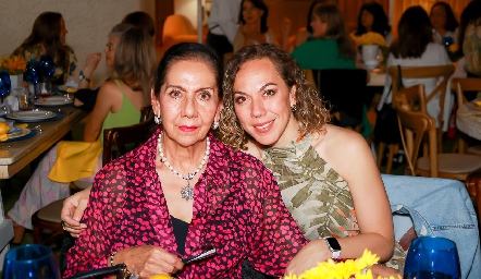  Nena Torres y Marcela Guevara.