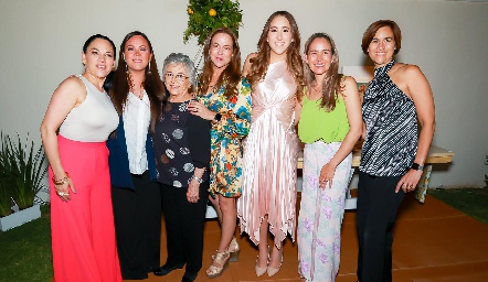  Flor, Daniela, Flor, Diana, Diana, Ana y Nora Guel.