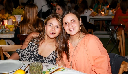  Lorena Navarrete y Marisol Cabrera.