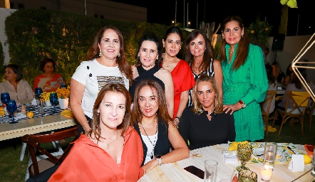  Gaby Payán, Lula López, Maribel Lozano, Elsa Tamez, Martha Díez Gutiérrez, Tawi Garza, Lorena Herrera y Mimí Hinojosa.