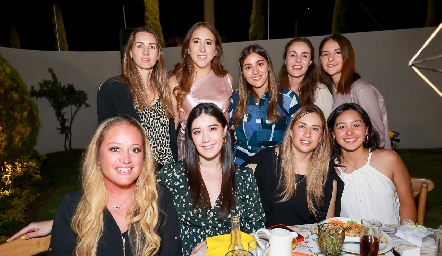  Diana con las primas Torres.
