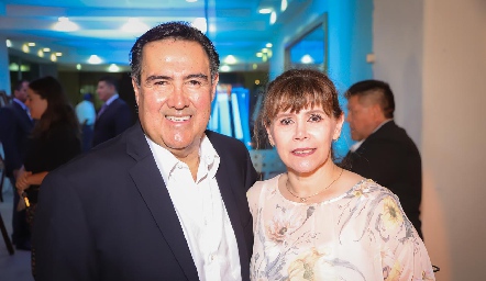  Carlos Orduña y Claudia Esparza.