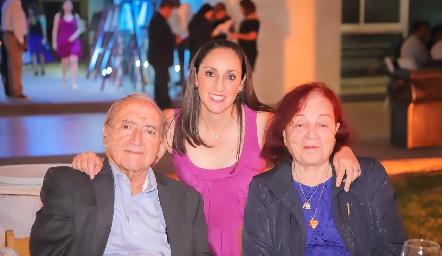  Héctor Acebo, María Acebo y Blanca Romero.